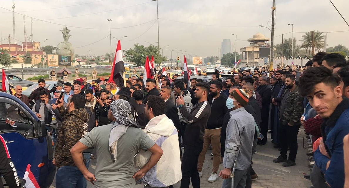 بالصور … توافد اعداد جديدة من مقاتلي لواء ٢٦ بالحشد للمطالبة بحقوقهم وأقالة الزيدي