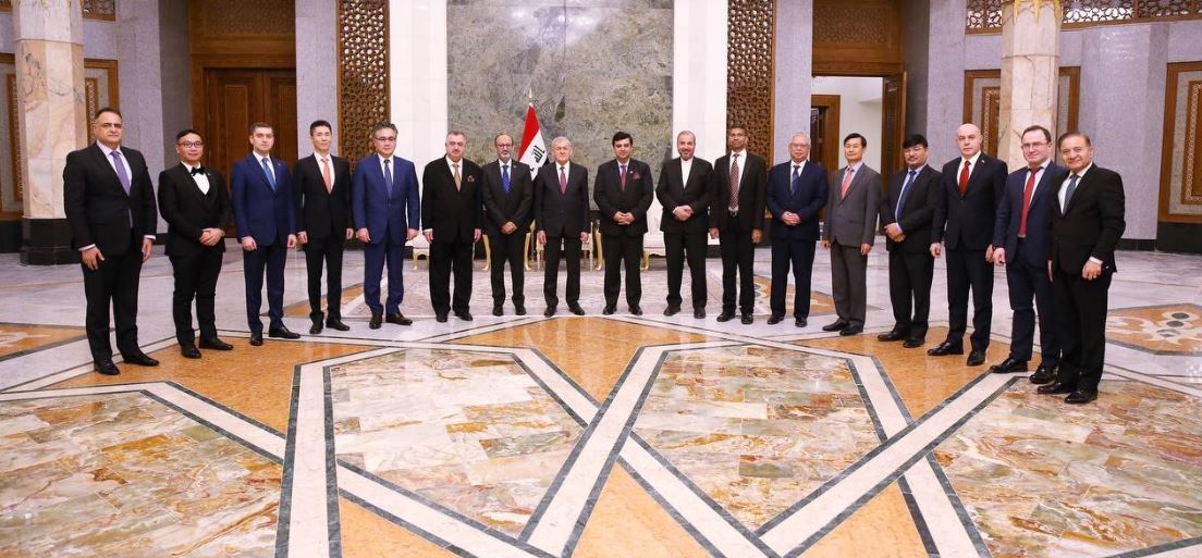 رئيس الجمهورية : الحكومة لديها برنامج شامل للإرتقاء بالمستوى المعيشي والخدمي وإقرار الموازنة قريباً